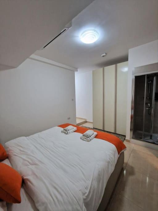 The Caves Cosy Apartment 1 Saint Julian's Exterior photo